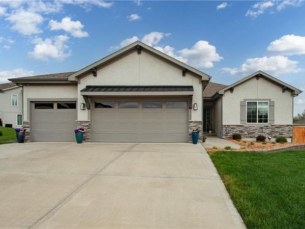 1102 NW Aspen Court, Grain Valley, MO 64029