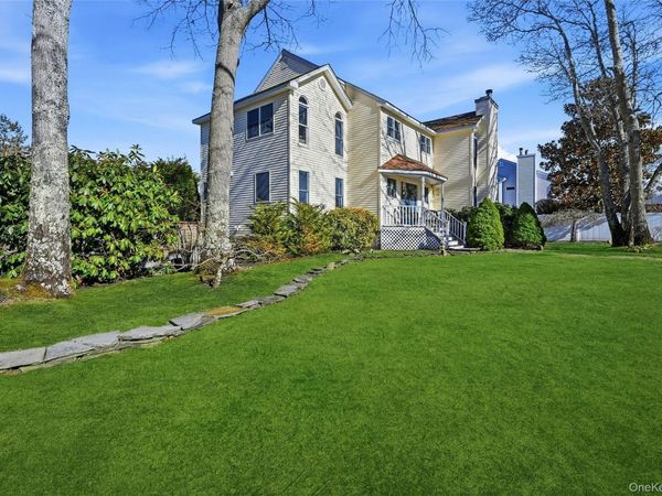 39 Memorial Boulevard , East Moriches, NY 11940