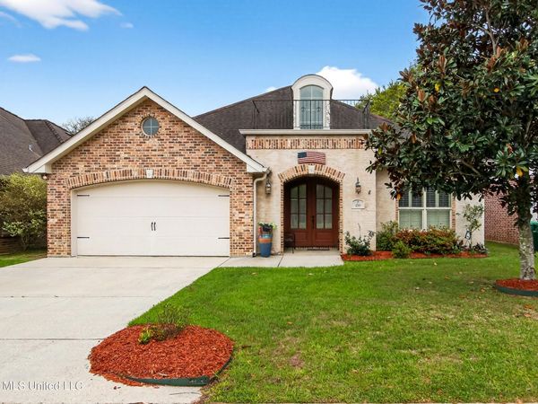 210 Fairway Villa, Diamondhead, MS 39525