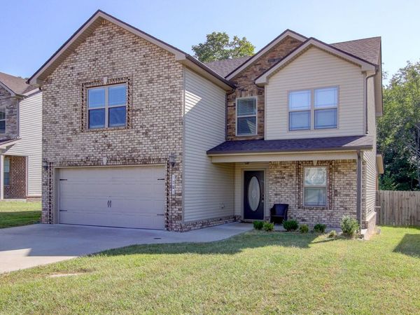 1261 Gentry Dr, Clarksville, TN 37043