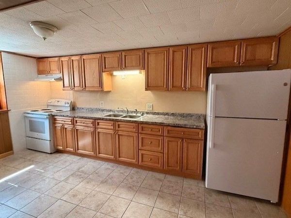 19 Lantern Road, Unit U:1Side, Holbrook, MA 02343