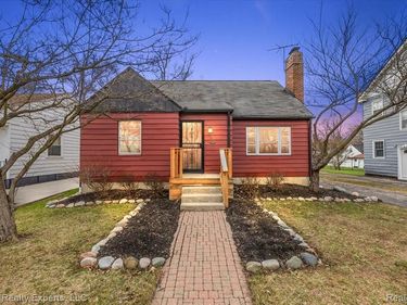 176 Chippewa Road, Pontiac, MI 48341