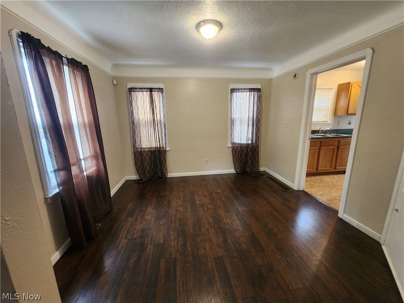 1517 Larchmont Road , Cleveland, OH 44110 Photo 4