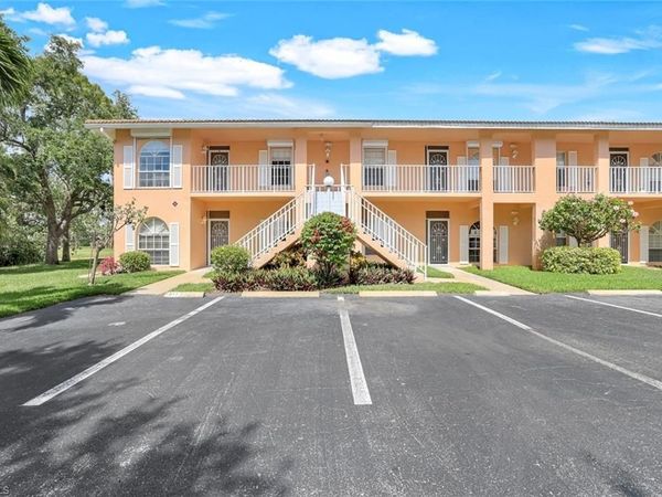 555 Augusta BLVD, Unit 3-1, NAPLES, FL 34113