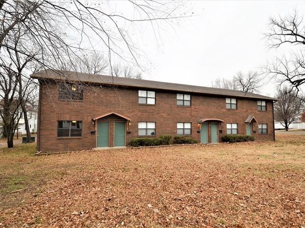 250 N Madison Street, Unit c, Siloam Springs, AR 72761