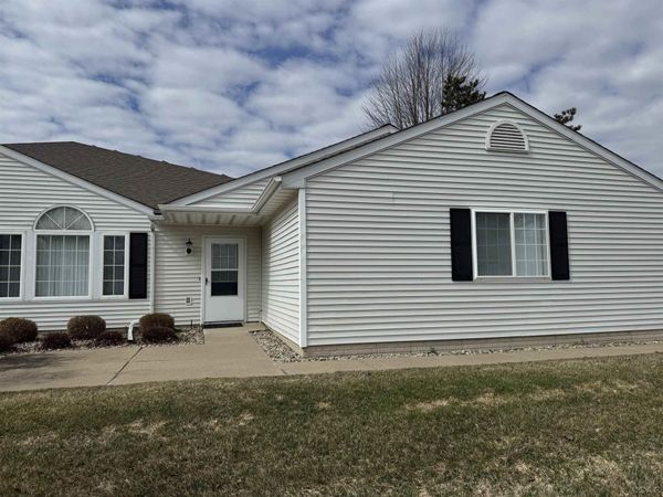 204 Carriage, Tecumseh, MI 49286