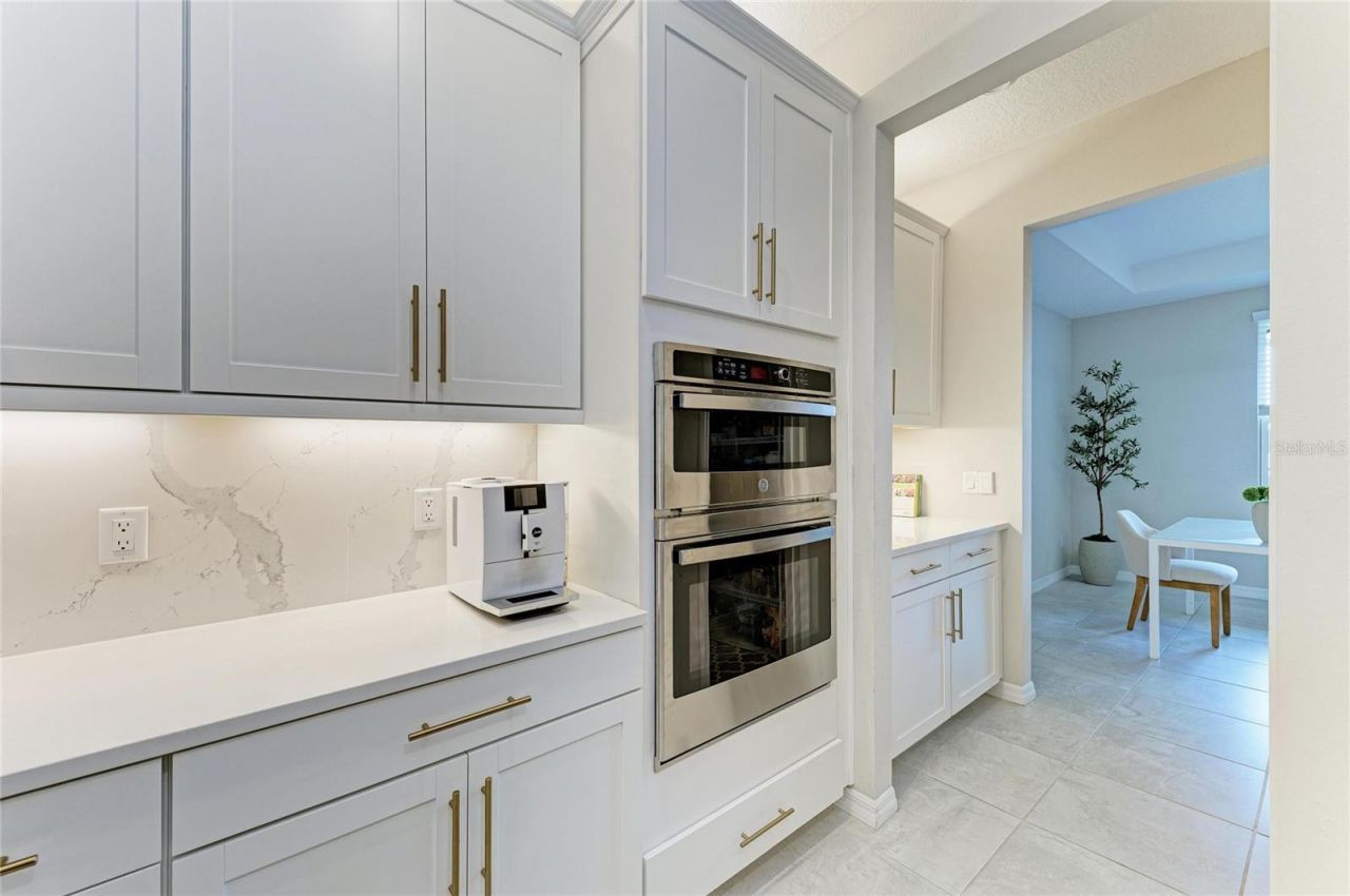 16528 Paynes Mill Drive , Bradenton, FL 34211 Photo