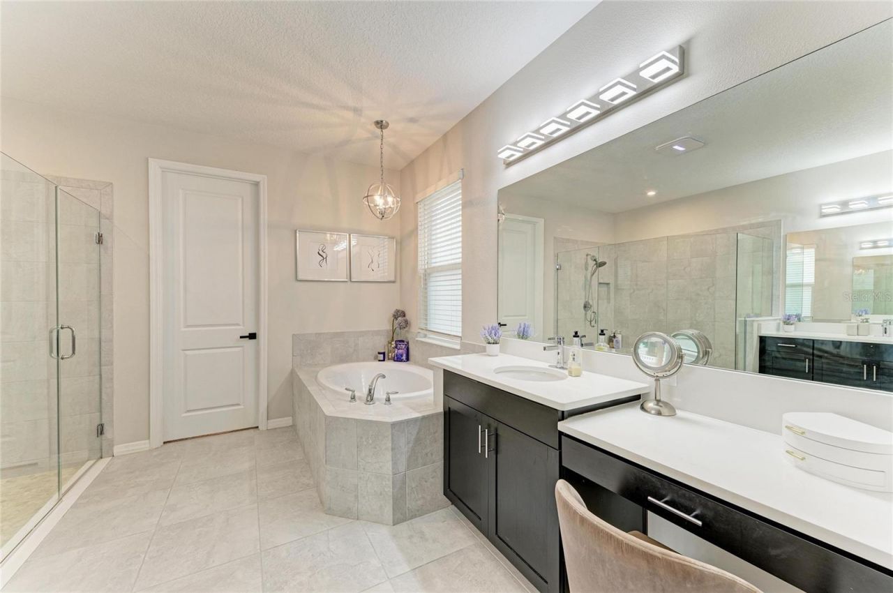 16528 Paynes Mill Drive , Bradenton, FL 34211 Photo