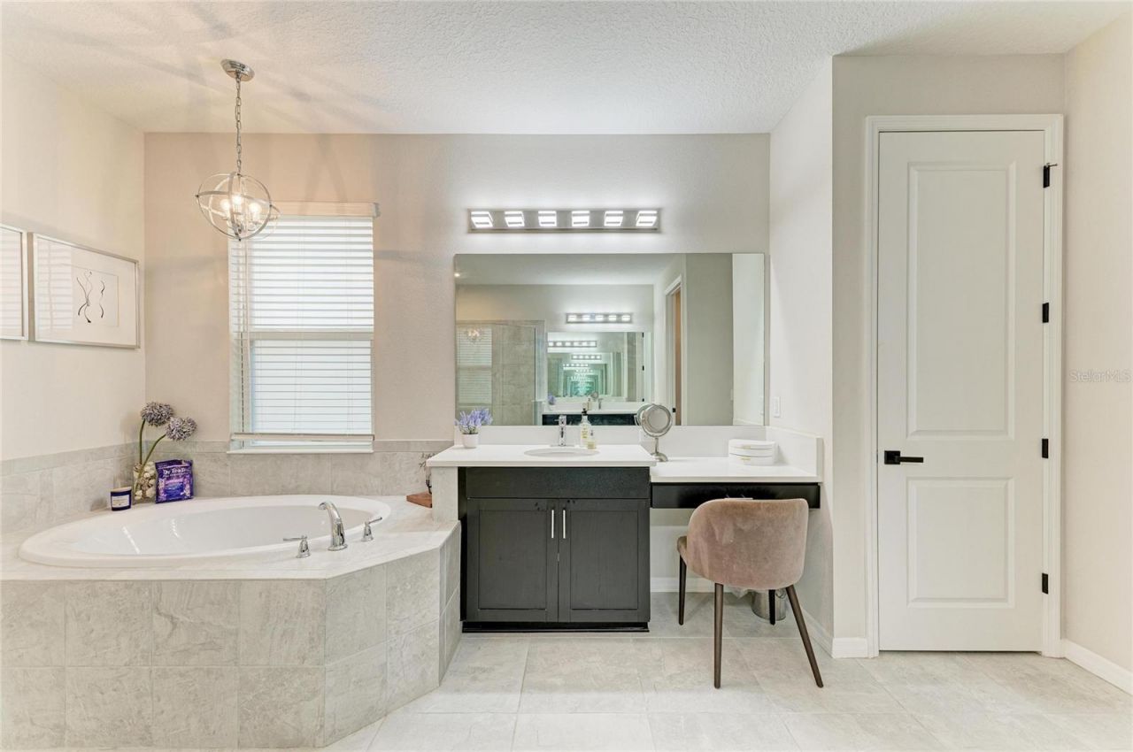 16528 Paynes Mill Drive , Bradenton, FL 34211 Photo