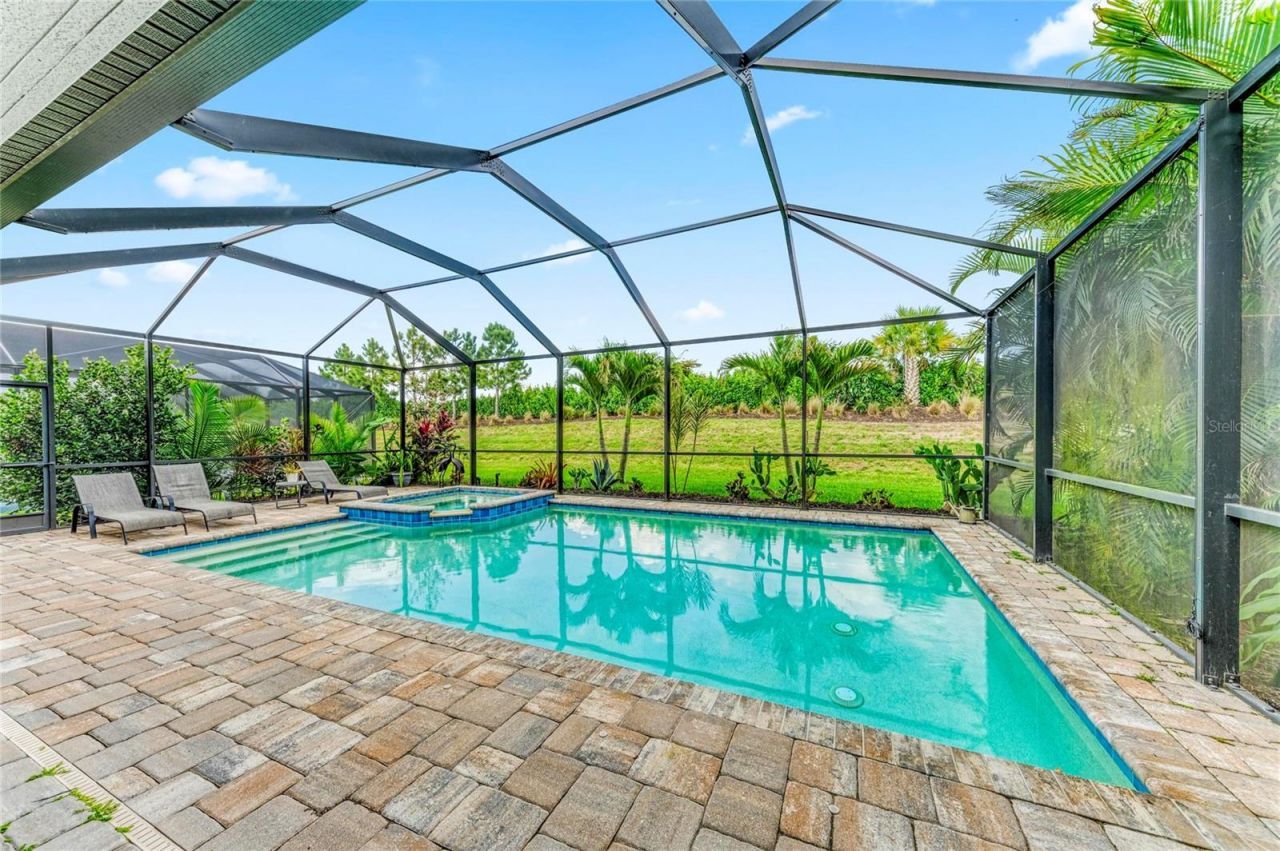 16528 Paynes Mill Drive , Bradenton, FL 34211 Photo