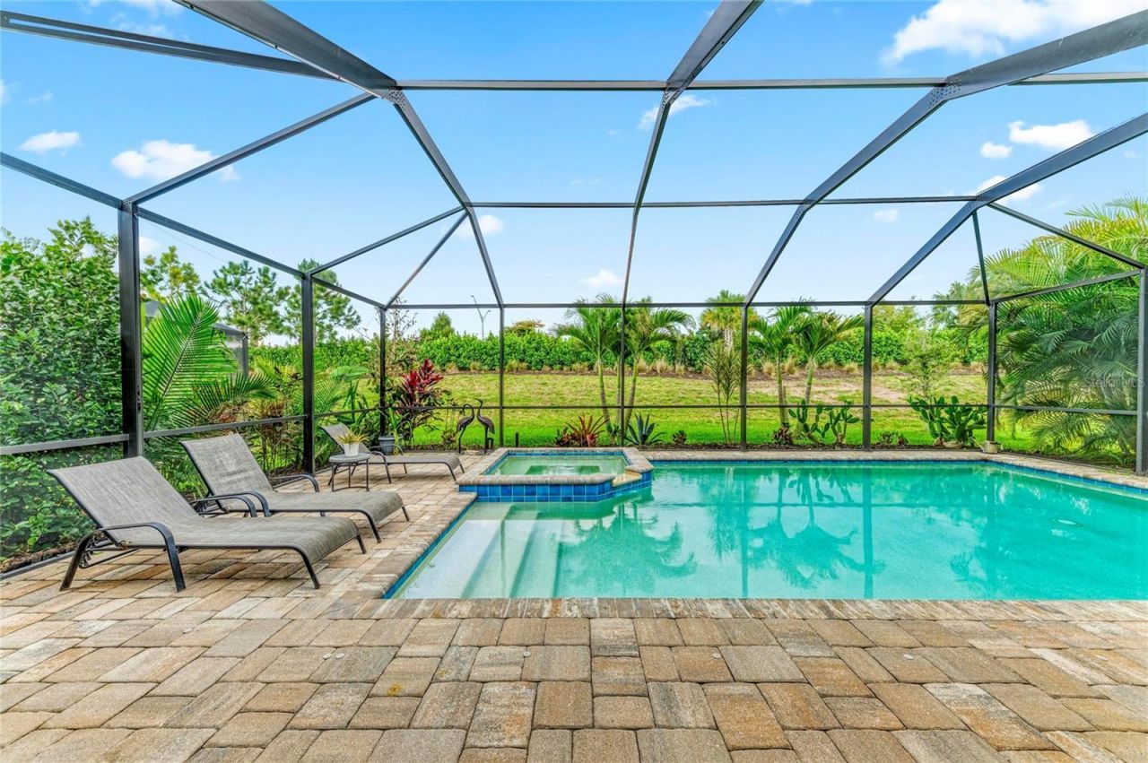 16528 Paynes Mill Drive , Bradenton, FL 34211 Photo