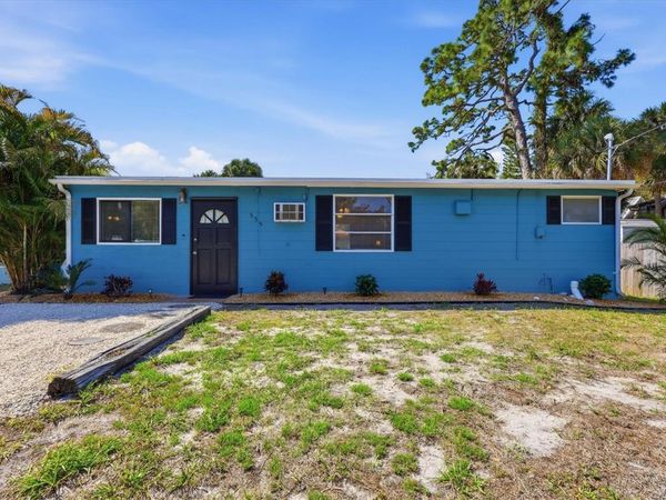 555 ARTISTS AVENUE , ENGLEWOOD, FL 34223