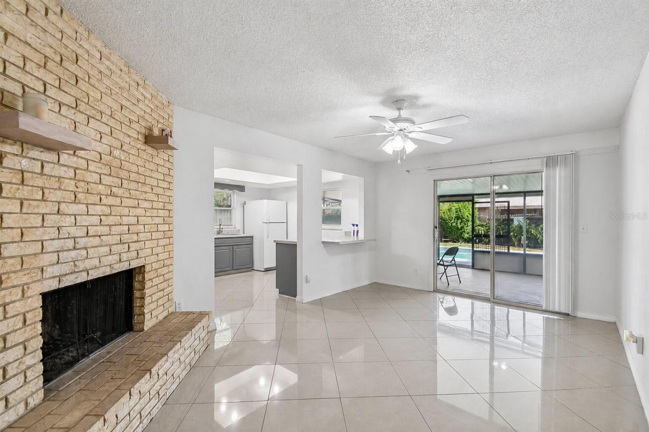 13635 Berkshire Court, Grand Island, FL 32735 Photo