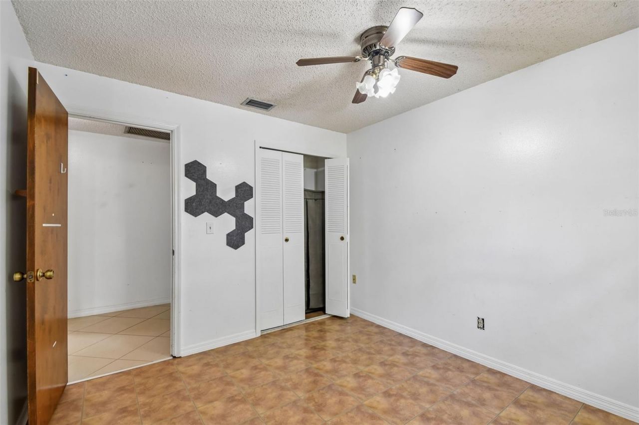 13635 Berkshire Court, Grand Island, FL 32735 Photo