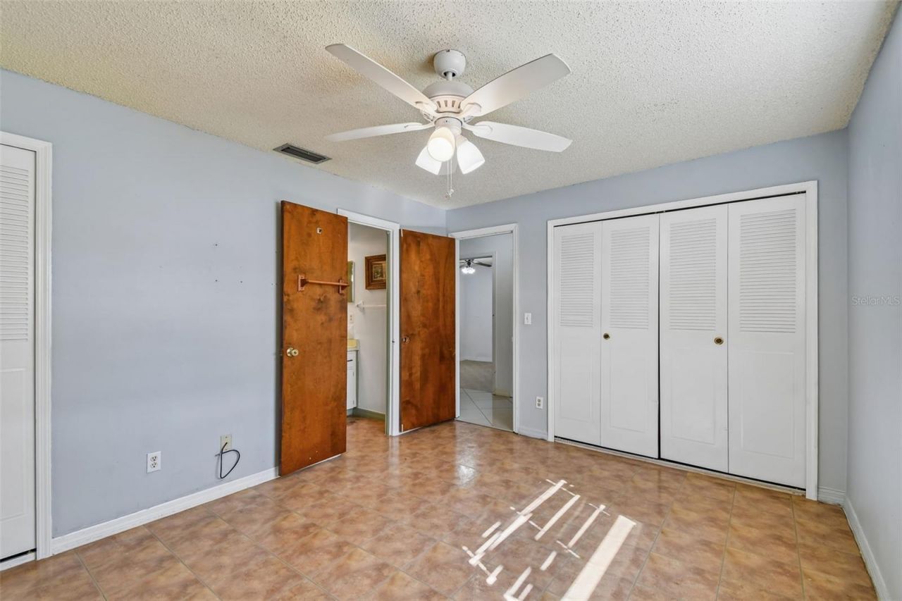 13635 Berkshire Court, Grand Island, FL 32735 Photo