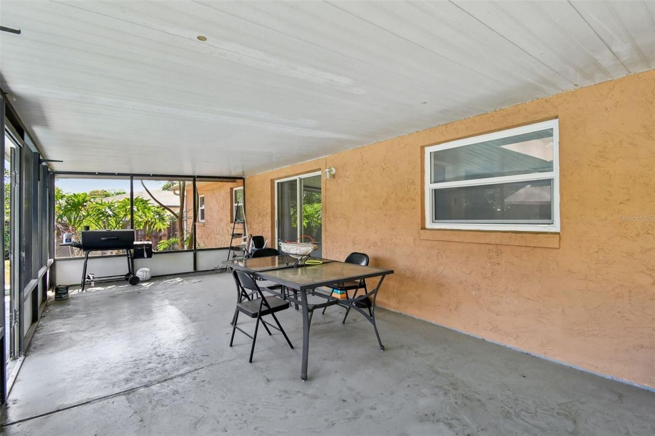 13635 Berkshire Court, Grand Island, FL 32735 Photo