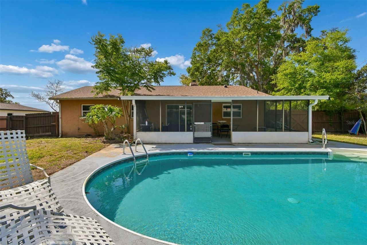 13635 Berkshire Court, Grand Island, FL 32735 Photo