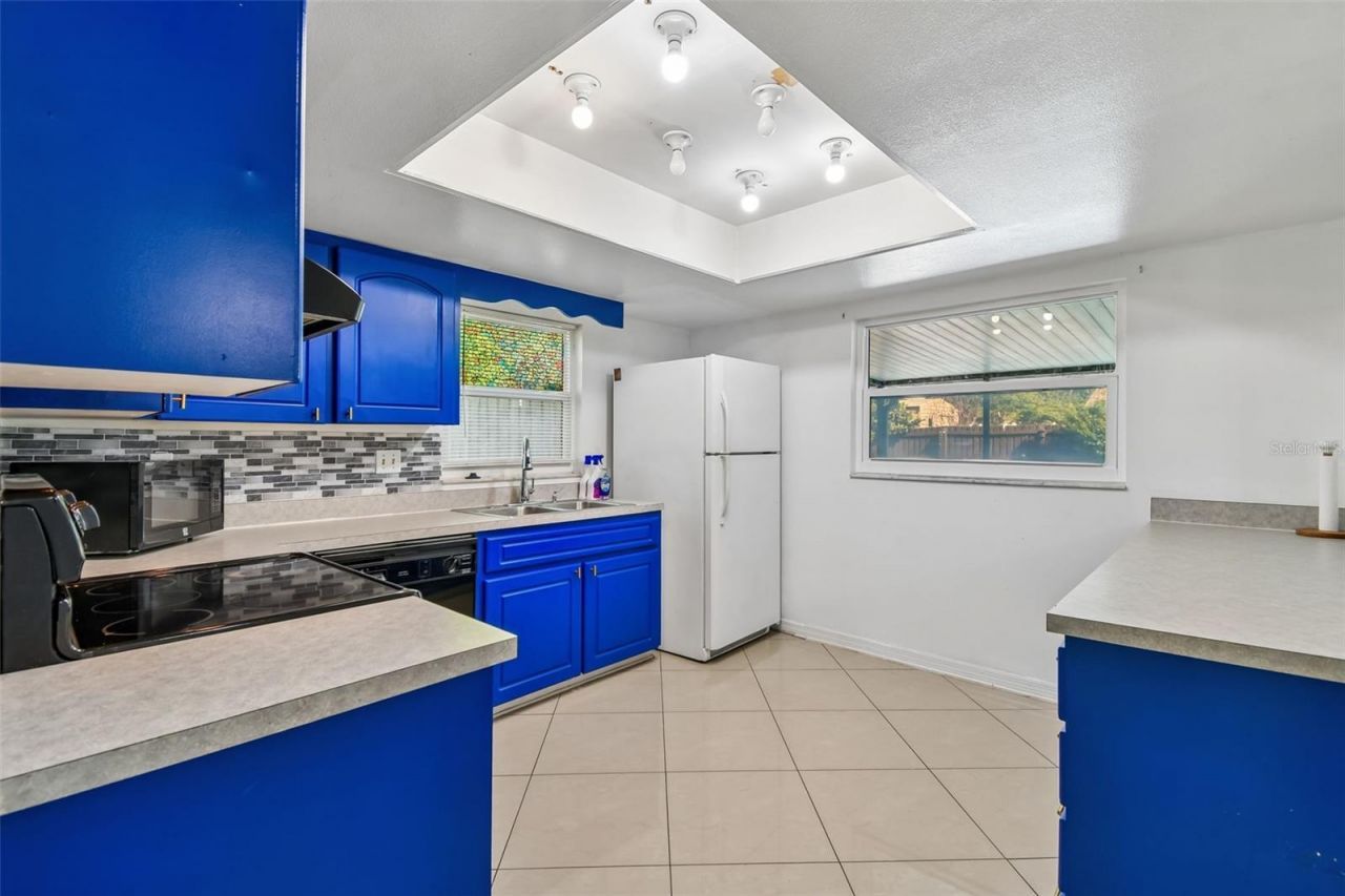 13635 Berkshire Court, Grand Island, FL 32735 Photo