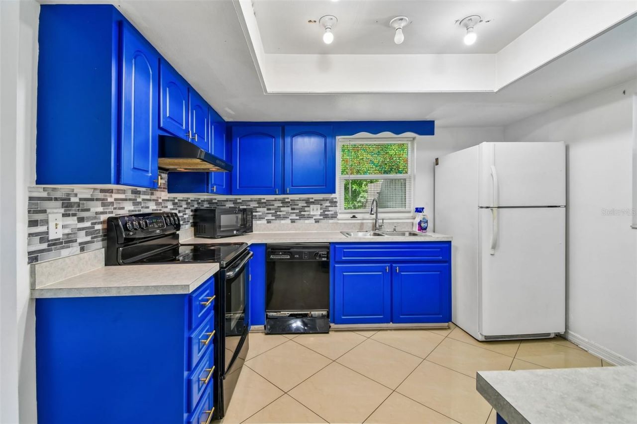 13635 Berkshire Court, Grand Island, FL 32735 Photo