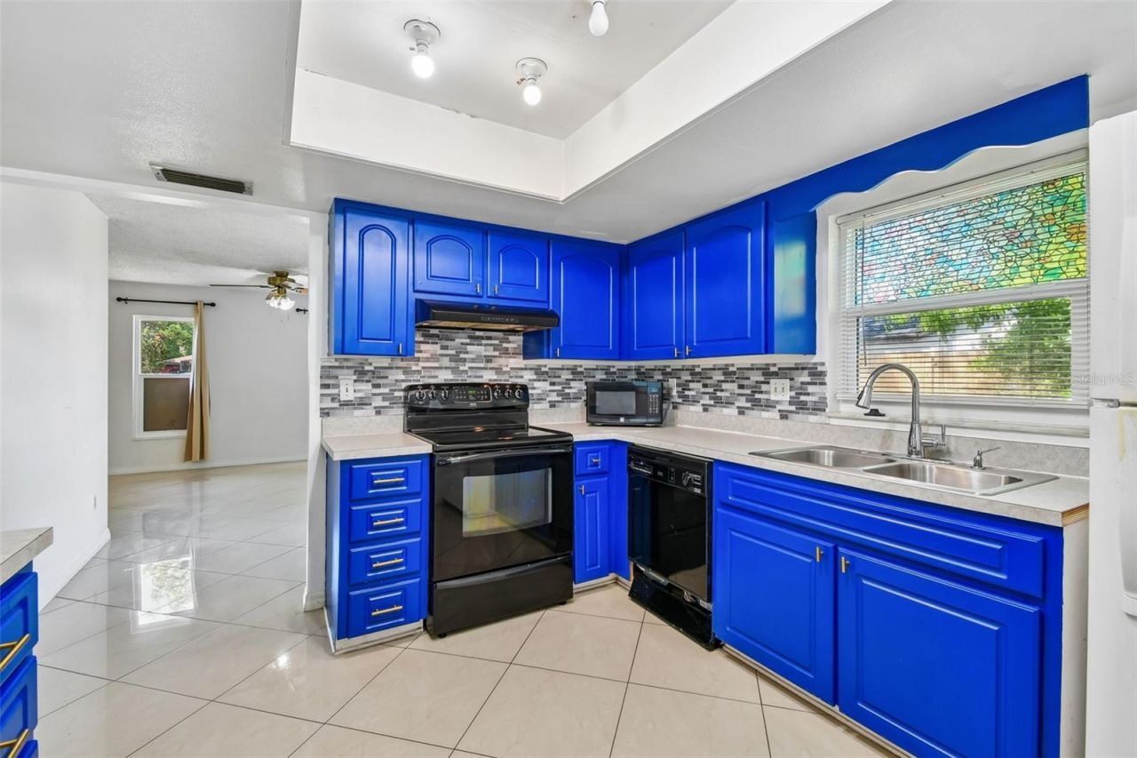 13635 Berkshire Court, Grand Island, FL 32735 Photo