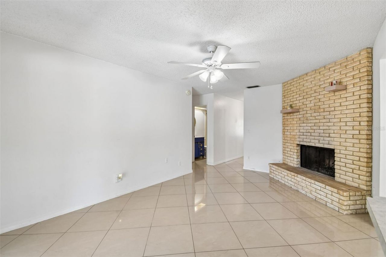 13635 Berkshire Court, Grand Island, FL 32735 Photo