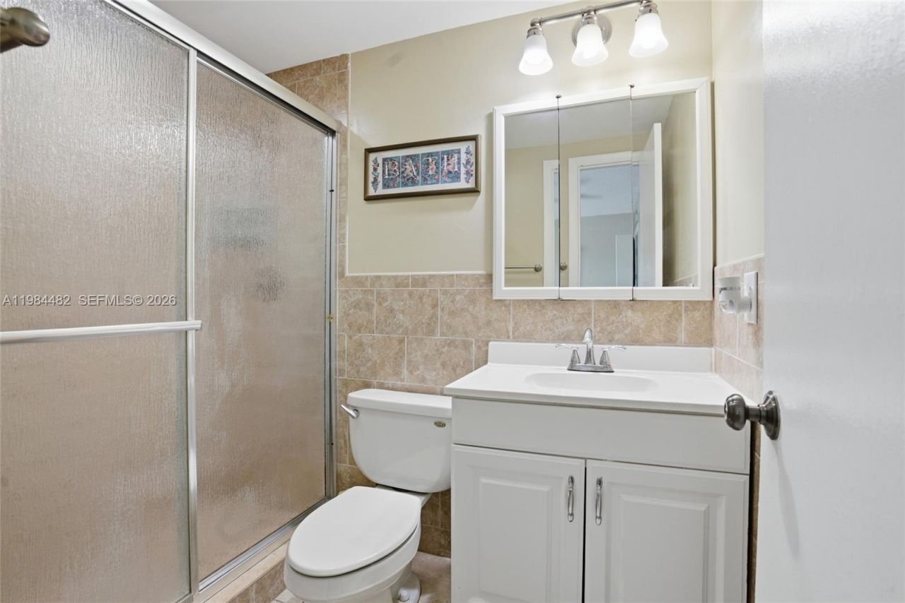 210 NW 87th Ave, Unit L206, Miami, FL 33172 Photo