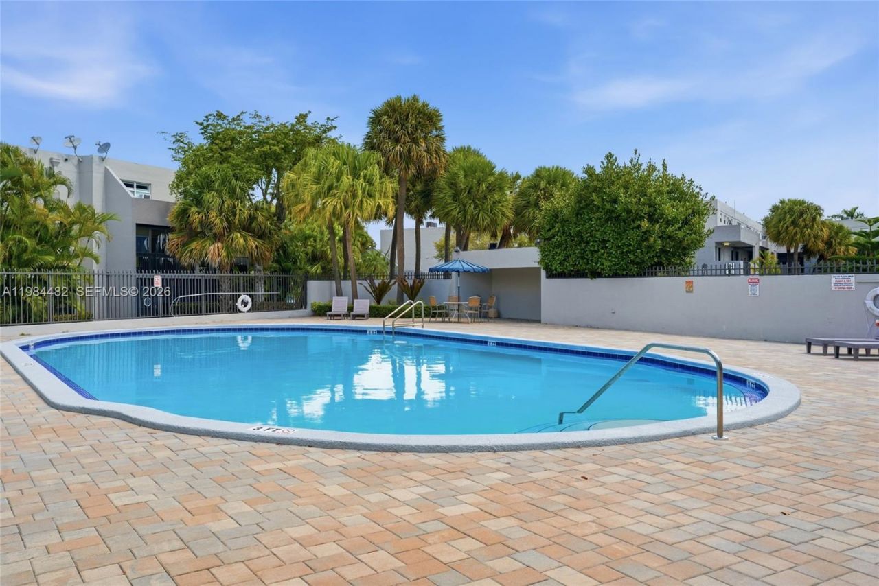 210 NW 87th Ave, Unit L206, Miami, FL 33172 Photo