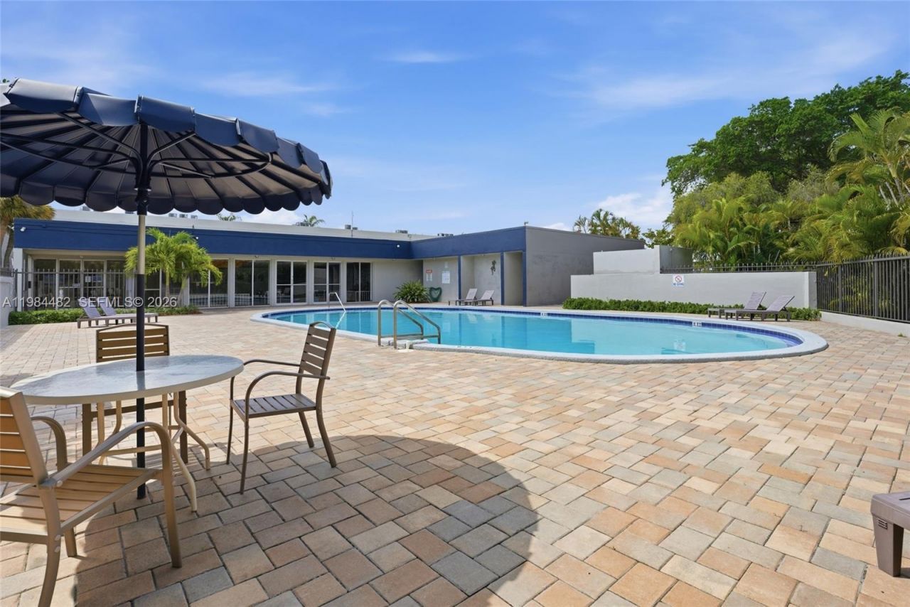 210 NW 87th Ave, Unit L206, Miami, FL 33172 Photo