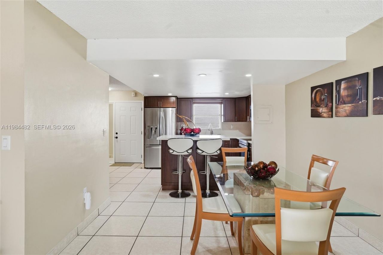 210 NW 87th Ave, Unit L206, Miami, FL 33172 Photo