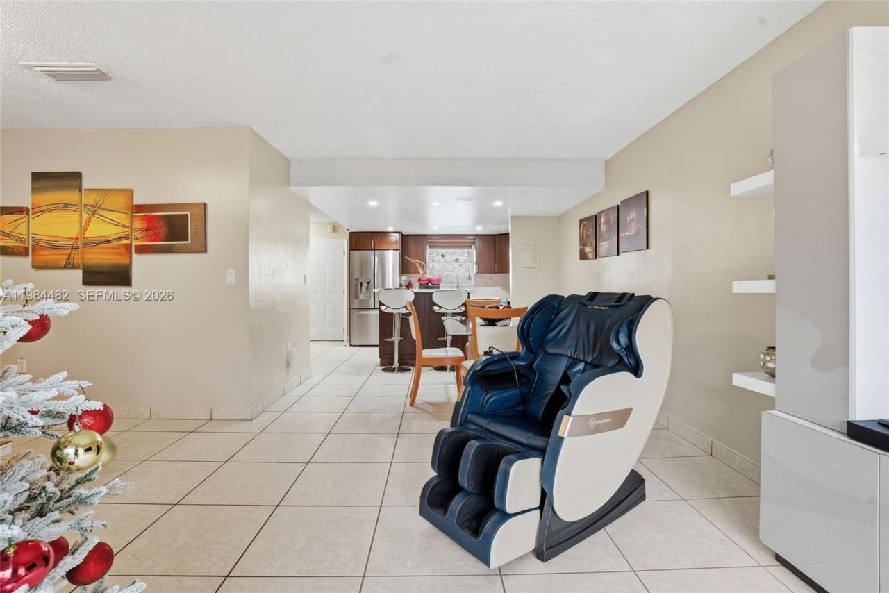 210 NW 87th Ave, Unit L206, Miami, FL 33172 Photo