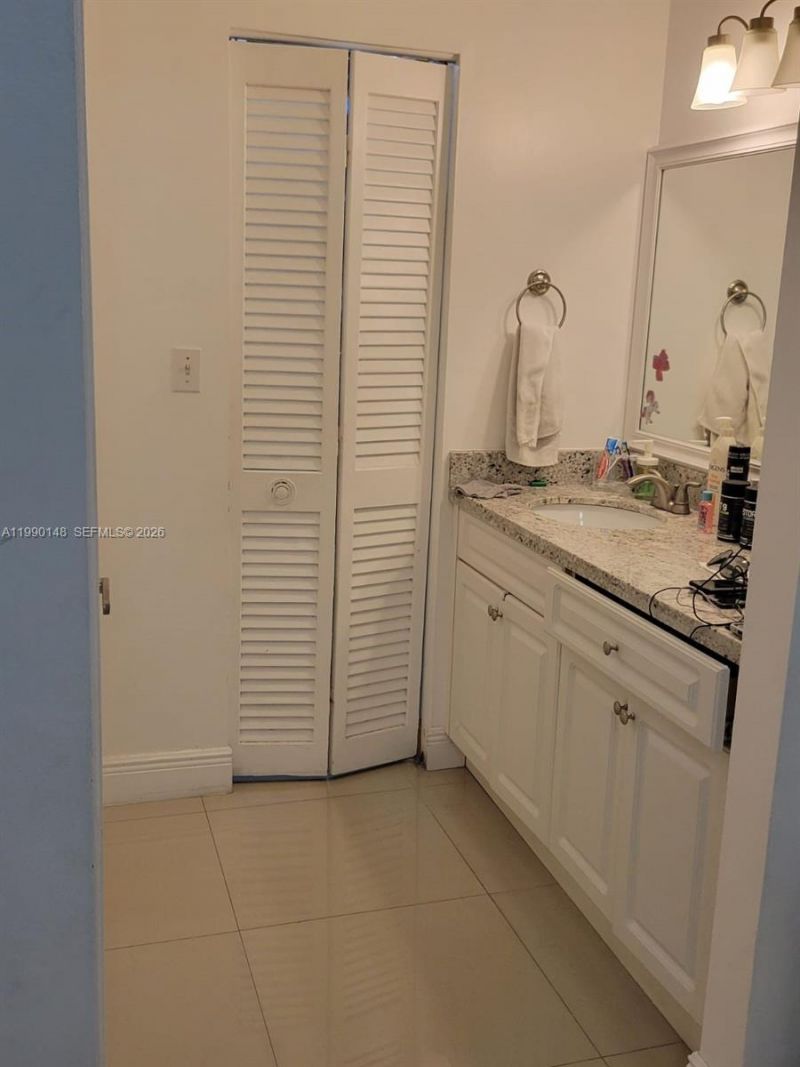 1825 S Ocean Dr , Unit 611, Hallandale Beach, FL 33009 Photo