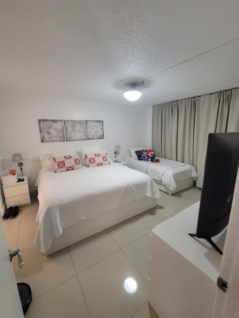 1825 S Ocean Dr , Unit 611, Hallandale Beach, FL 33009 Photo