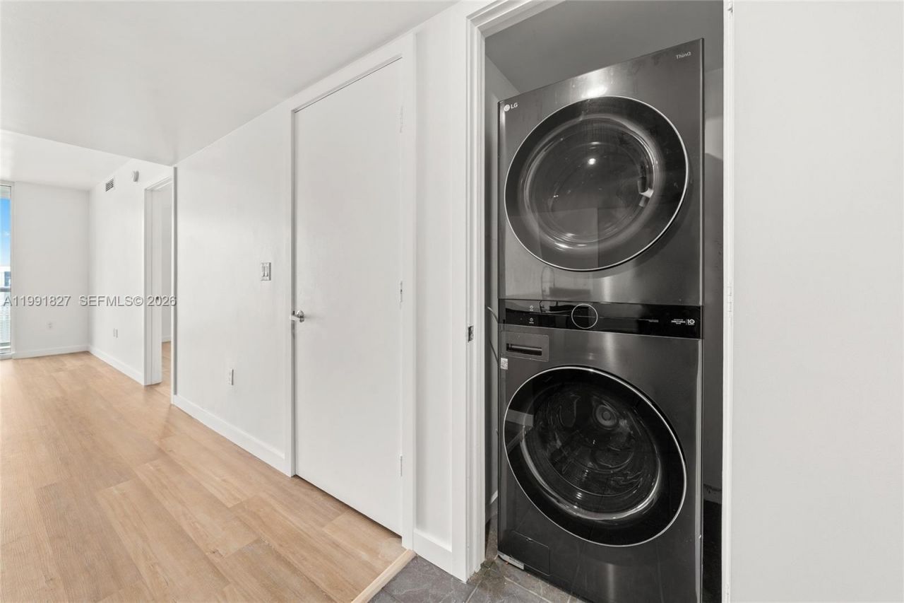 50 Biscayne Blvd, Unit 4111, Miami, FL 33132 Photo