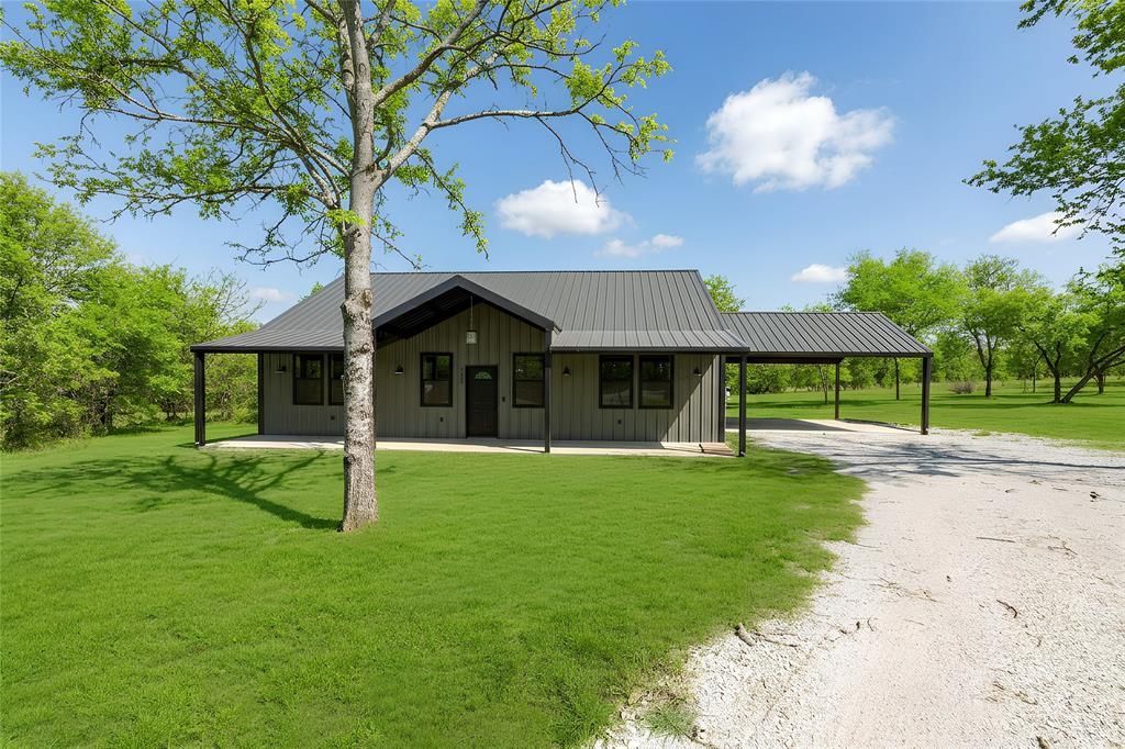 115 Valley Ridge Court, Bridgeport, TX 76426 Main Photo