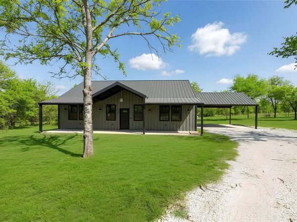 115 Valley Ridge Court, Bridgeport, TX 76426