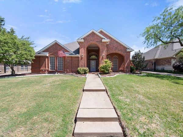 1013 Brook Arbor Drive, Mansfield, TX 76063