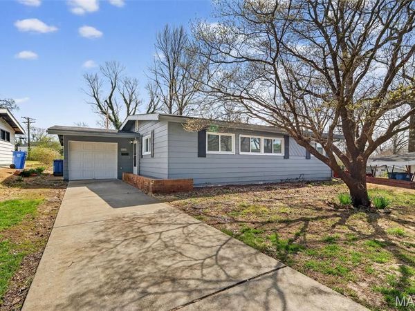 8300 Woodhurst Drive, St Louis, MO 63134