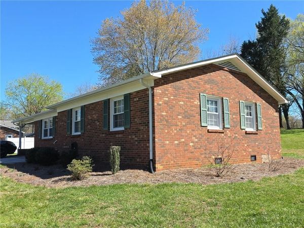 122 Northview Drive, Pilot Mountain, NC 27041