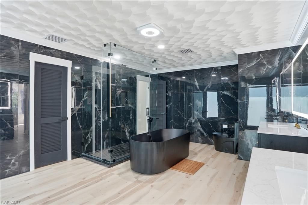 3931 W Riverside Dr , Fort Myers, FL 33901 Photo