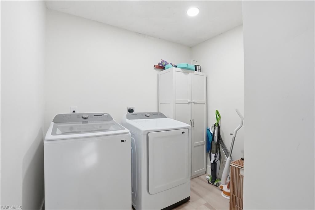 3931 W Riverside Dr, Fort Myers, FL 33901 Photo