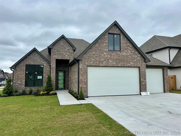 4110 W Albuquerque Street, Broken Arrow, OK 74011