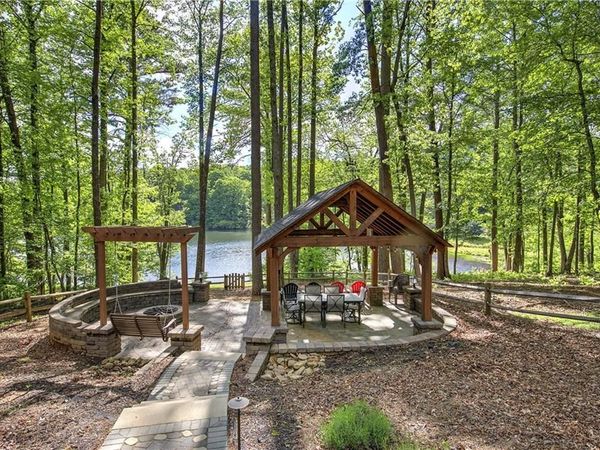 181 Fox Den Circle , Jasper, GA 30143