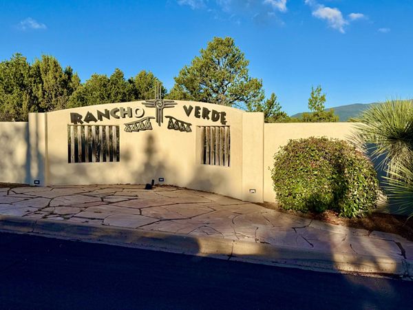 221 Via Sedillo Road, Tijeras, NM 87059