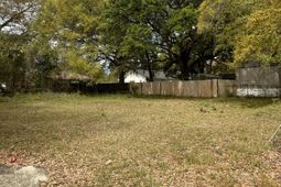 2670 Henry Street photo 4