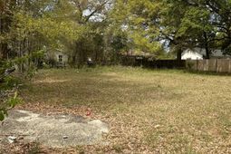 2670 Henry Street photo 4