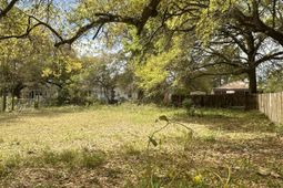 2670 Henry Street photo 4