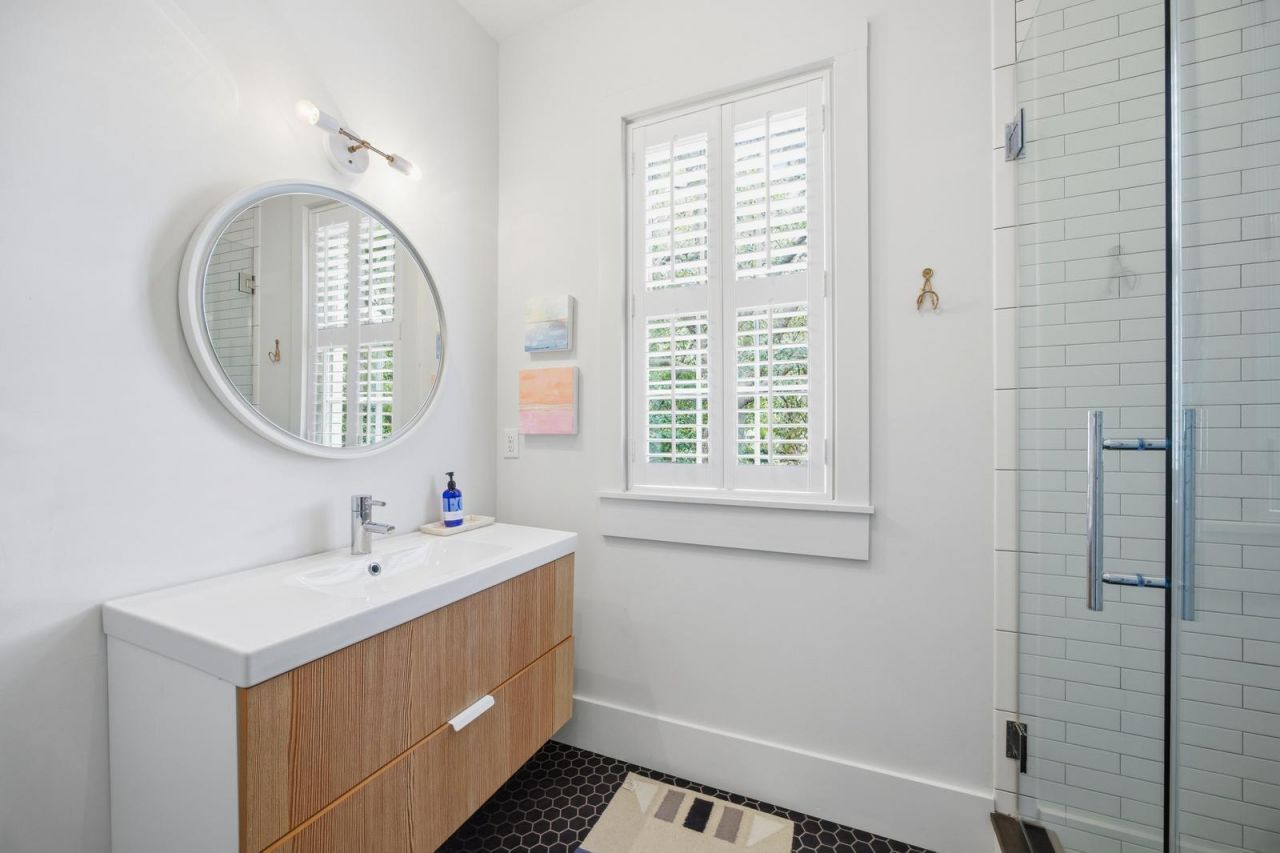 2508 Myrtle Avenue Photo 32