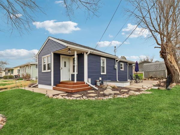 2407 E 39th Court, Des Moines, IA 50317