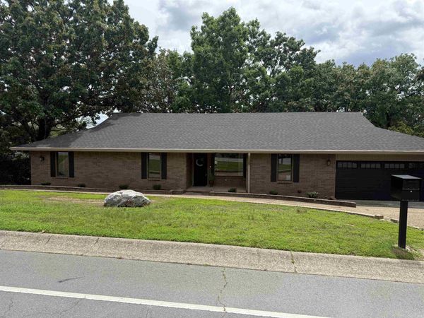 13721 Saint Charles Boulevard, Little Rock, AR 72211