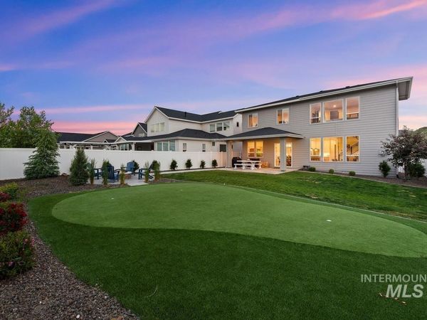 8448 W Brooks Dr, Boise, ID 83714